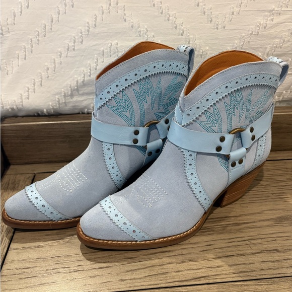 Shoes - Light Blue Dingo Women’s Suede Western Ankle Boots